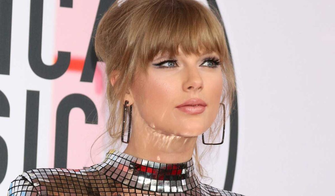 トム・ホランド、ゼンデイヤ photo: OSCAR GONZALEZ FUENTES / Shutterstock.com