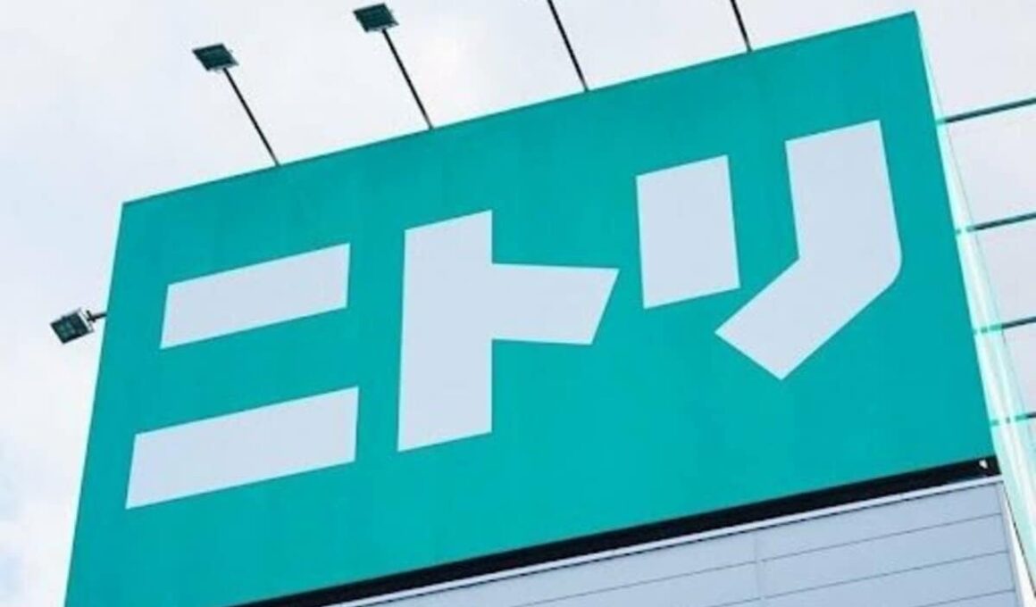 猫ちゃんの肉球デザインにキュン！ニトリの「Nウォームラグ」はあったかくて防菌・防臭・防ダニ加工で安心！ほっこりインテリアが作れます 130×185cm～200×240cmまで3サイズを展開！ | LIMO | くらしとお金の経済メディア