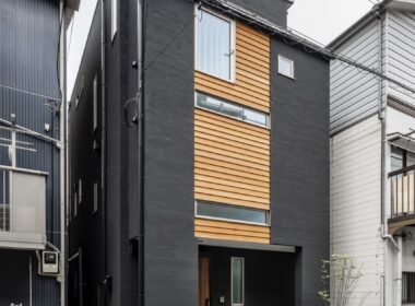 【15坪の狭小変形地】猫と暮らす吹き抜け3階建て住宅、YouTubeルームツアーが2.8万回再生を突破 | NEWSCAST